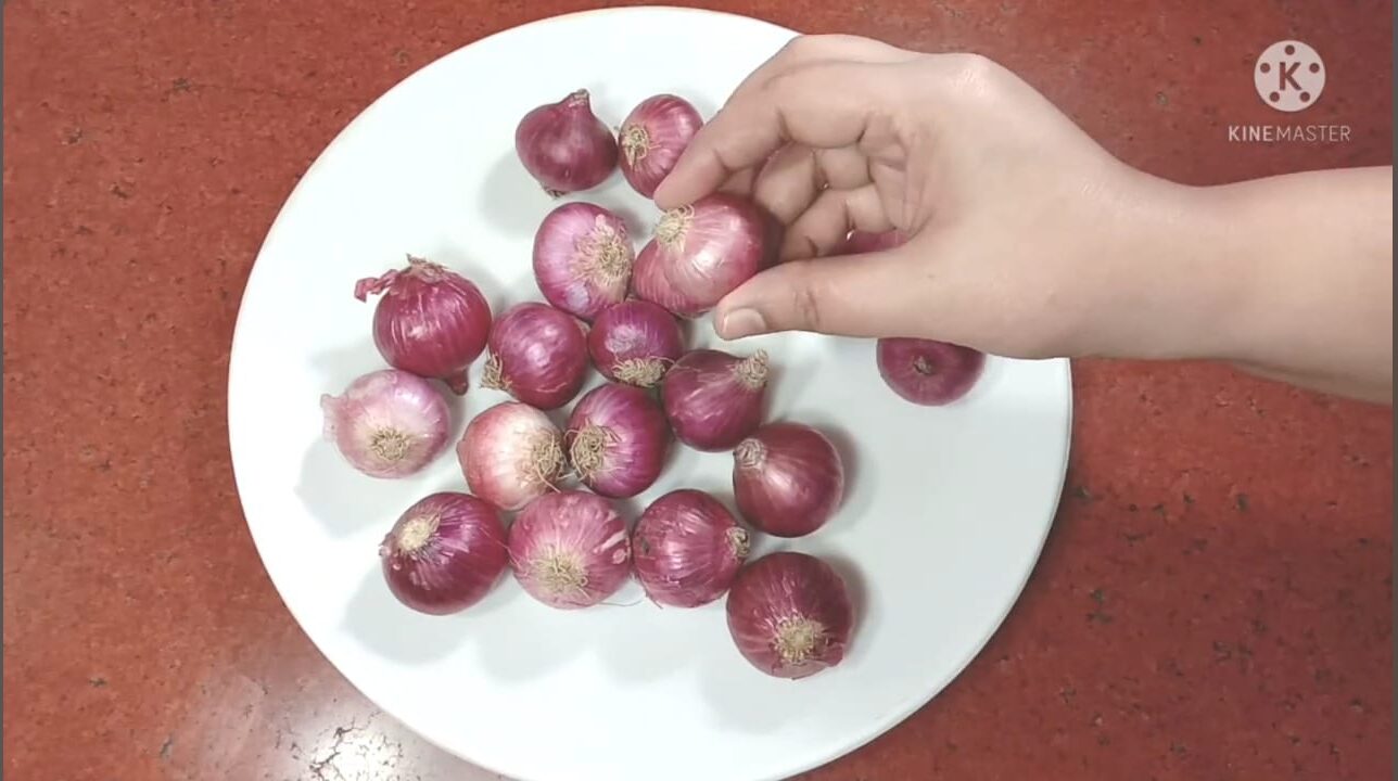 Restaurant Style Sirke Wali Pyaz| priyankakitchens.com