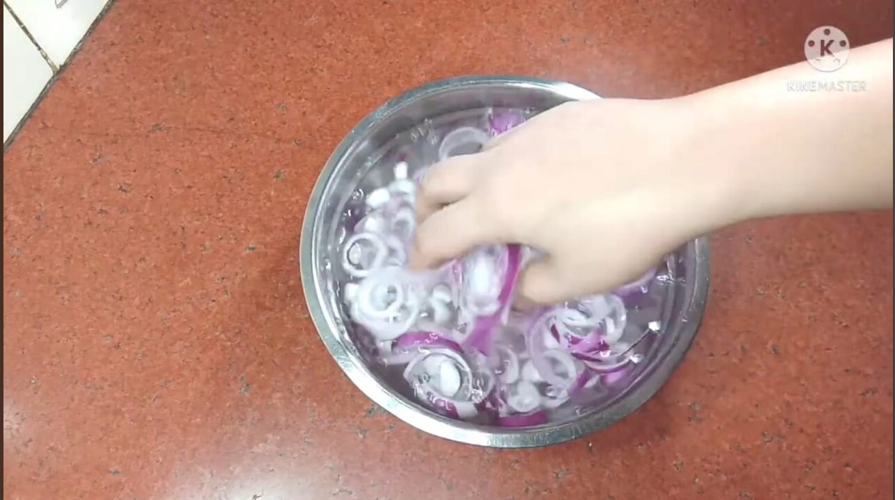 Lemon-Restaurant Style Sirke Wali Pyaz| priyankakitchens.com