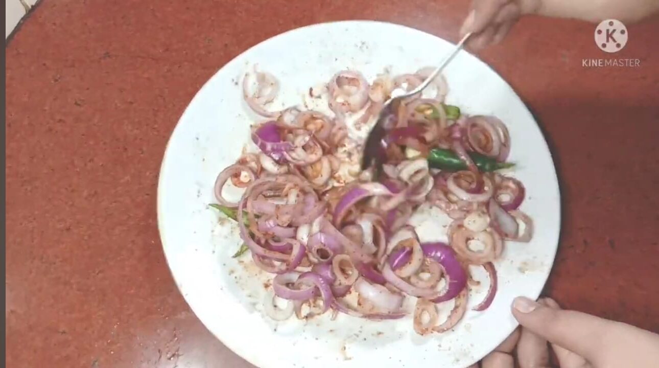 Lemon-Restaurant Style Sirke Wali Pyaz| priyankakitchens.com
