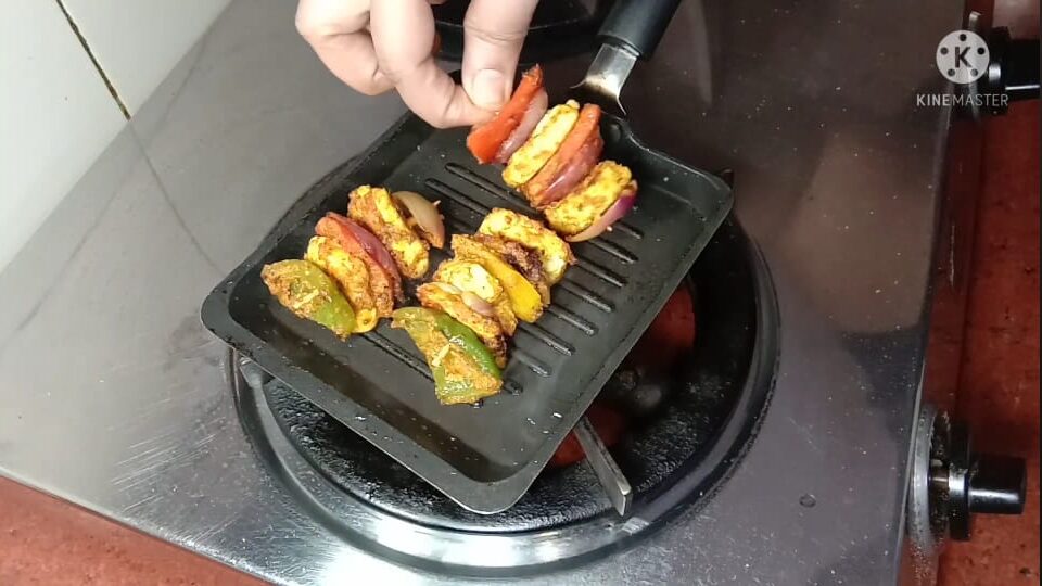 तंदूरी पनीर टिक्का | Tandoori Paneer Tikka Recipe in Hindi | Tandoori Paneer Tikka | How to Make Paneer Tikka Recipe Without Oven