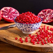 The-Easy-Way-to-Remove-Pomegranate-Seeds